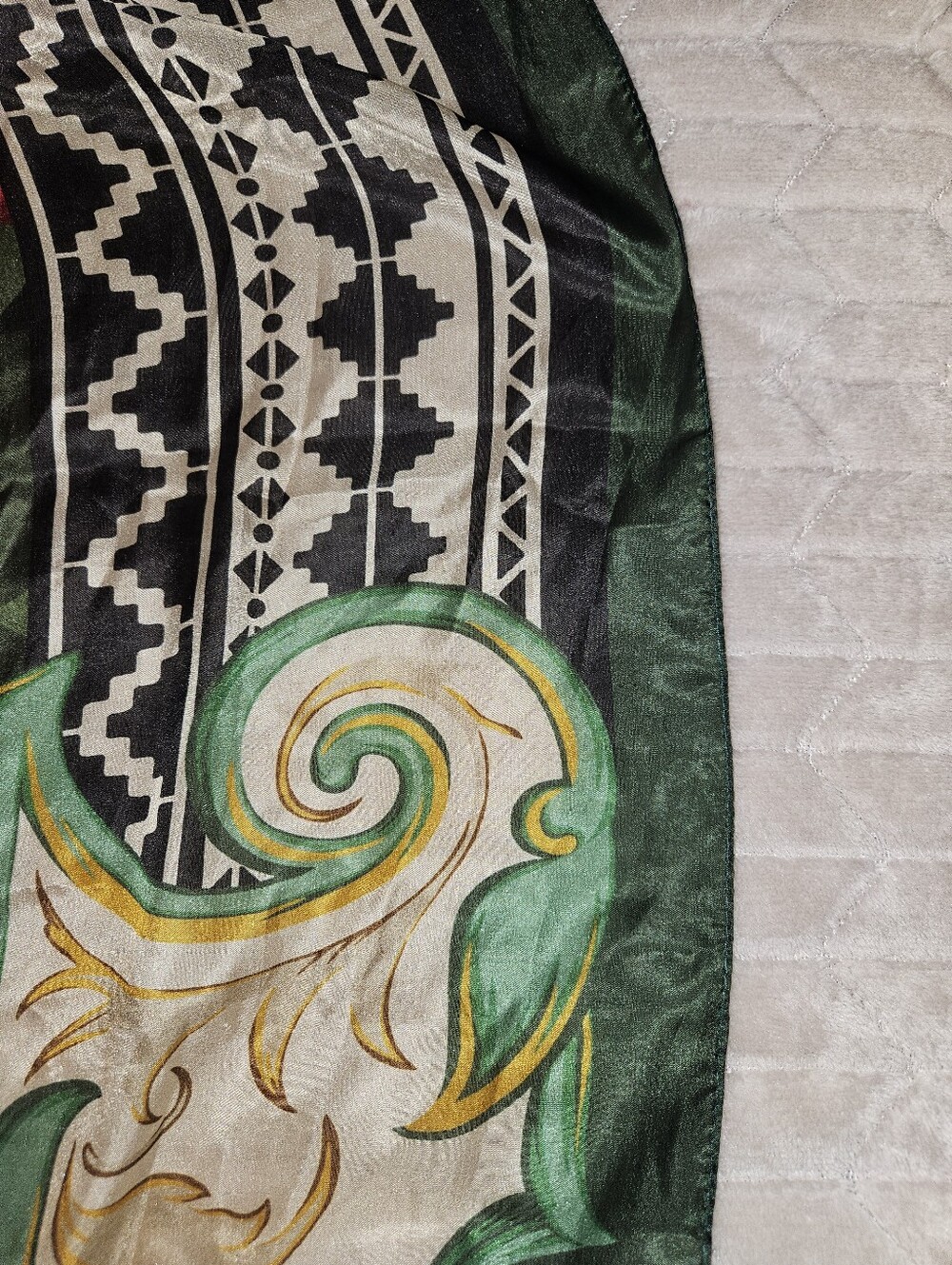 Silk Dana Xu Floral Printed Extra Large Scarf Wrap - Picture 10 of 11